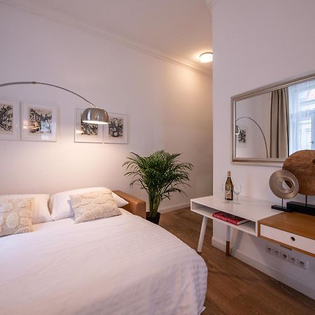 Modern Downtown Apt - Renovated, On Ideal Location 프라하 외부 사진