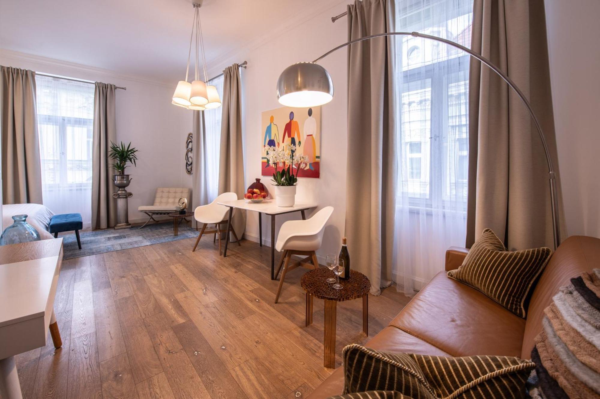 Modern Downtown Apt - Renovated, On Ideal Location 프라하 외부 사진