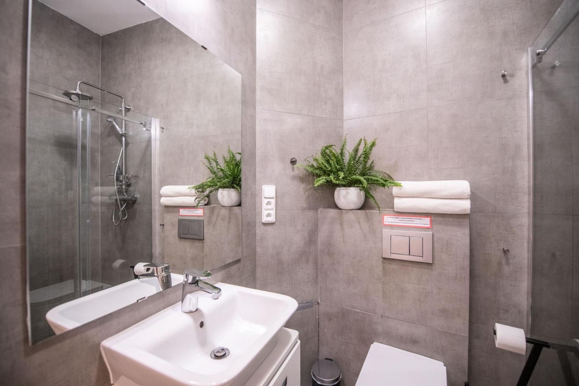 Modern Downtown Apt - Renovated, On Ideal Location 프라하 외부 사진