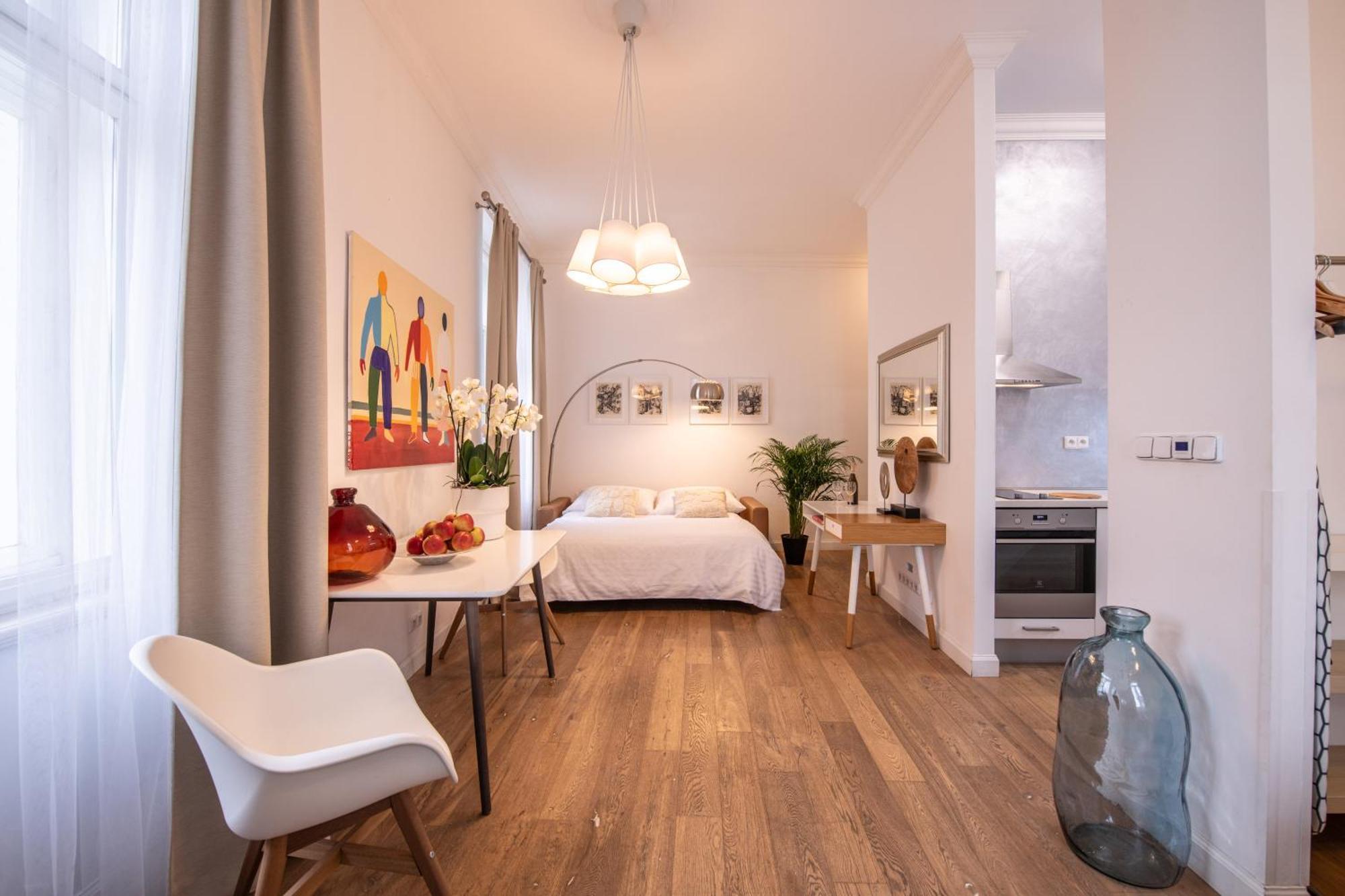 Modern Downtown Apt - Renovated, On Ideal Location 프라하 외부 사진