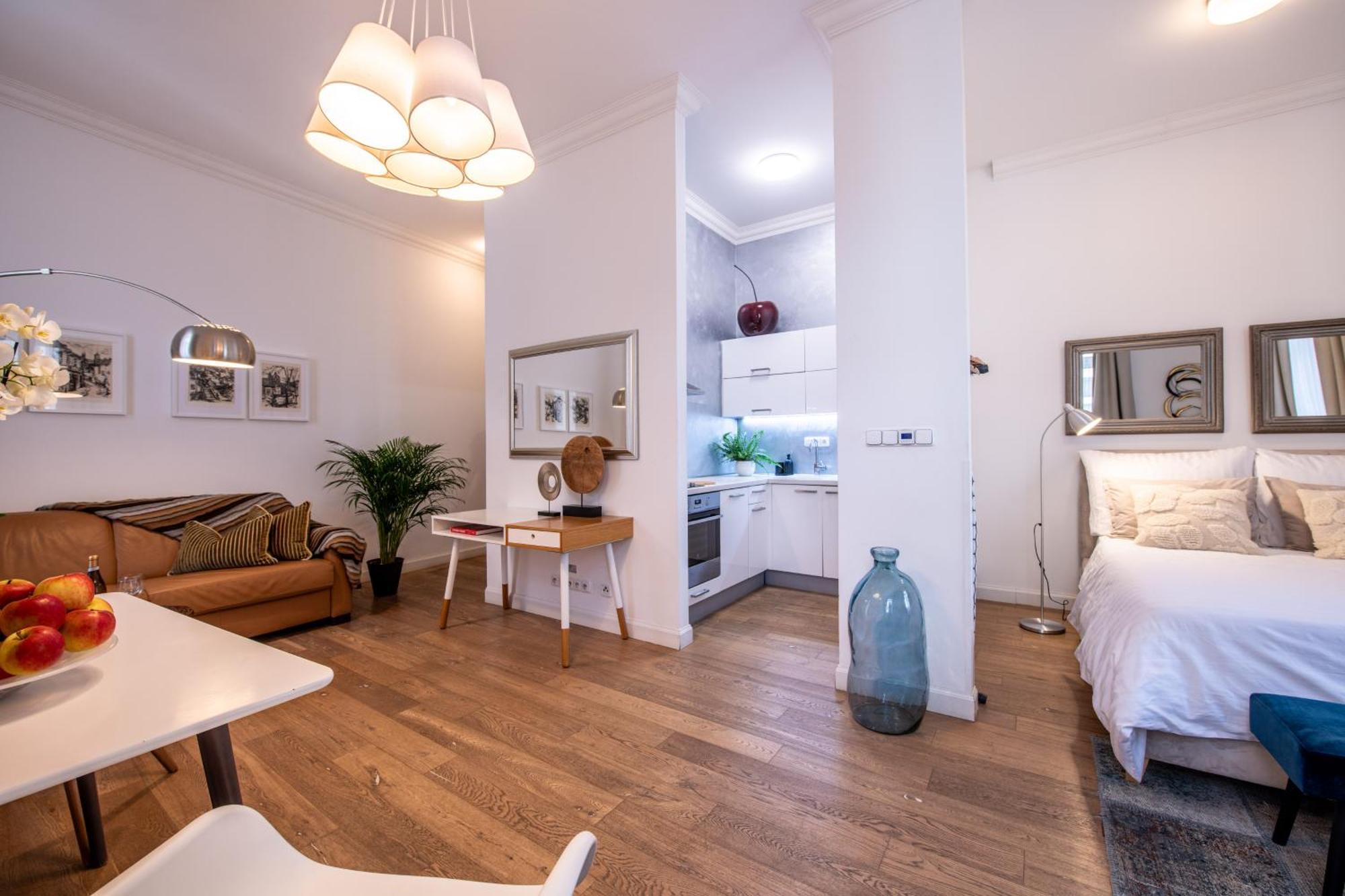 Modern Downtown Apt - Renovated, On Ideal Location 프라하 외부 사진